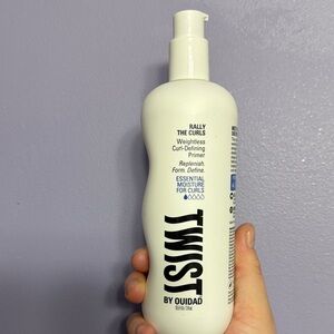 Twist by Ouidad Rally The Curls Weighless Primer